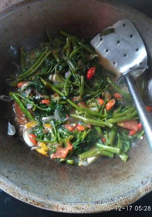 Foto resep Tumis kangkung praktis