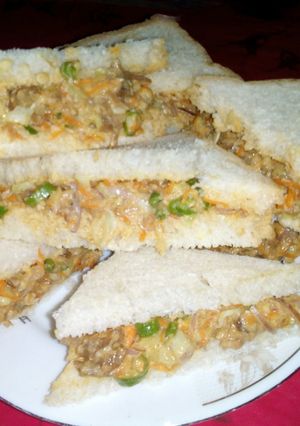 বিফ স্যান্ডুইচ রেসিপির প্রধান ছবি