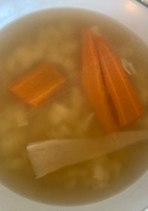 Pulykanyak húsleves eperlevél tésztával recept fotója