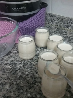 Una foto de Yogurt sabor Chai Latte en olla lenta
