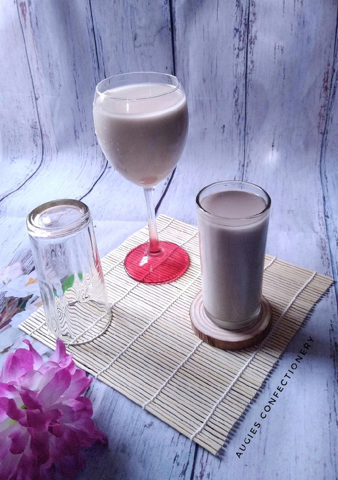 A picture of Kunun zaki 2 (millet drink).