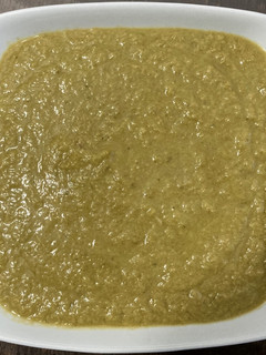 Una foto de Puré de verduras y pollo