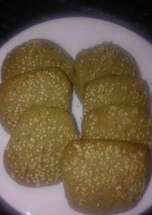 A picture of Pearl millet seasme cookies.
