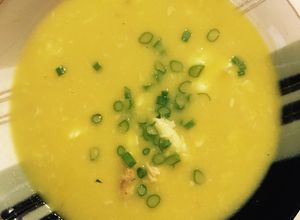 Una foto de Sopa de Maíz-Pollo-Huevos