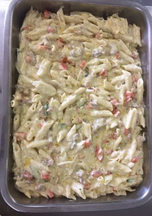 A picture of Chicken and blue cheese pasta.