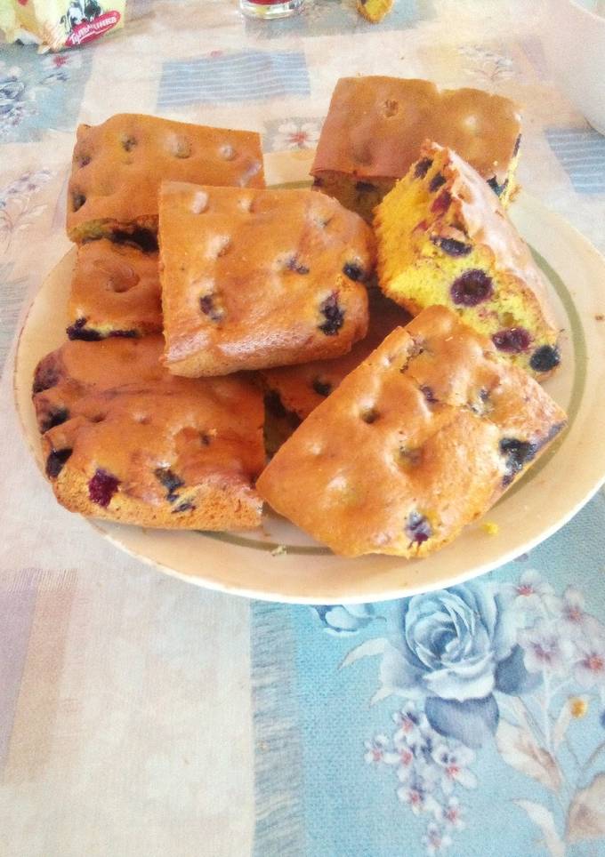 Пиріг з чорною малиною
