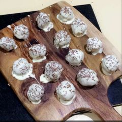 A picture of White chocolate chip cookie dough truffles.