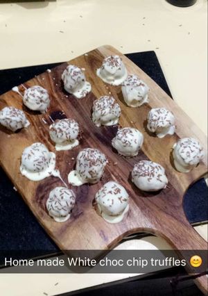 A picture of White chocolate chip cookie dough truffles.
