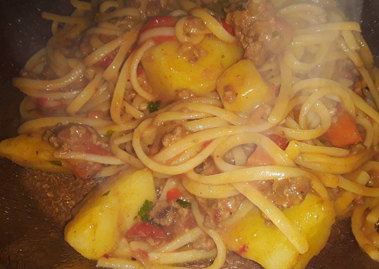 Tallarín Con Bolognesa