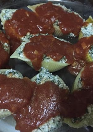 Una foto de Conchiglioni de ricotta y espinaca