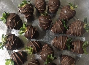 Una foto de Fresas 🍓 cubiertas de chocolate