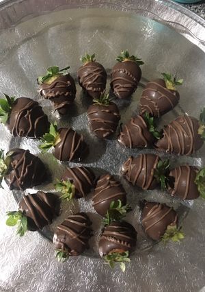 Una foto de Fresas 🍓 cubiertas de chocolate