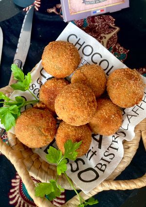 Foto resep Bola Ayam isi Mozarella (sensasi Lumeeerrr)