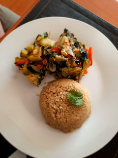 Una foto de Mix de verduras y quinoa tipo gabi 🥗🍲