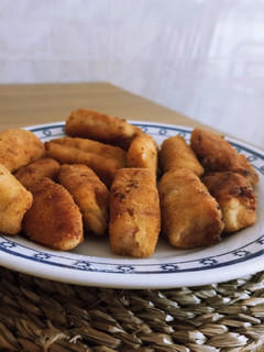 Una foto de 👩🏻🍳 Croquetas de jamón 🍽️