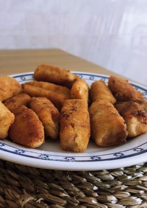 Una foto de 👩🏻🍳 Croquetas de jamón 🍽️