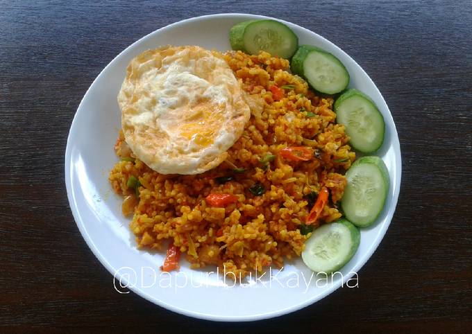 162 NasGor Bumbu Woku Super Pedas