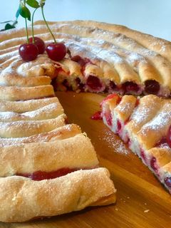 Meggyes LABIRINTUS joghurtos tésztából recept fotója