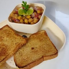 A picture of Chanachaat.