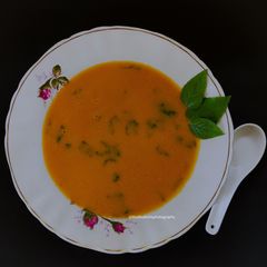 A picture of Tomato & Fresh Basil Soup.