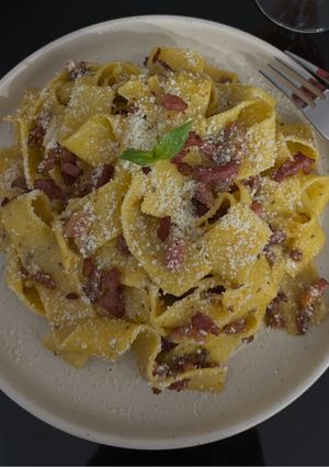 O poză a rețetei Tagliatelle cu bacon și ou.
