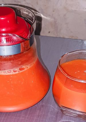 A picture of Mango and watermelon smoothie.