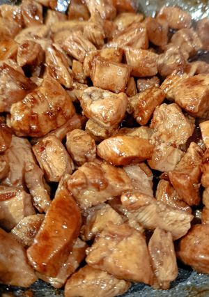 Una foto de Pechuga de pollo a la miel y soja