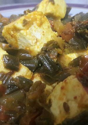 A picture of Spring onion paneer.