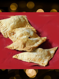 இனிப்பான ஆப்பிள் சமோசா(apple samosa recipe in tamil) செய்முறை முக்கிய புகைப்படம்
