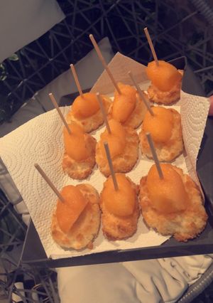 Une photo de Brochette coco/melon