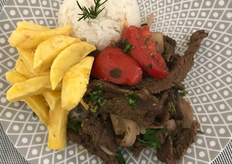 Lomo saltado a lo Carmelita