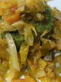 Cuscús con col y langostinos
