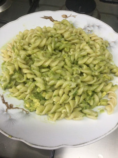 Una foto de Fideos con palta