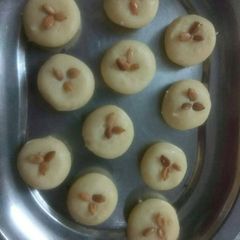 A picture of Doodh pedha.
