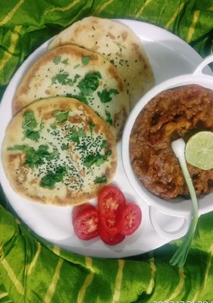 છોલે કુલચા (Chhole Kulcha Recipe In Gujarati) રેસીપી મુખ્ય ફોટો