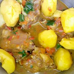 A picture of Chicken n Potatoes pepper soup.