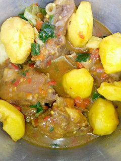 A picture of Chicken n Potatoes pepper soup.