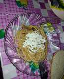 Spaghetti con champiñones en salsa de atún