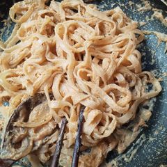 A picture of Healthy one-pan garlic tofu noodles.