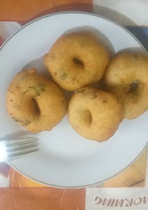મેંદુવડા (menduvada recipe in Gujarati) રેસીપી મુખ્ય ફોટો