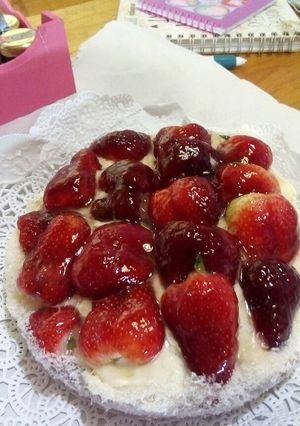 Una foto de Tarta de Frutillas 🍓
