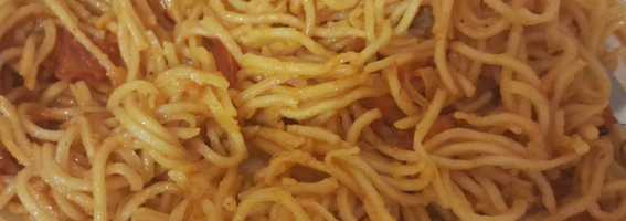 व्हेज हक्का नूडल्स (Veg Hakka Noodles Recipe In Marathi)