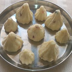 A picture of Desiccated Coconut Modak.