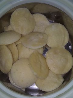 सूजी की इडली (Suji ki idli recipe in hindi) रेसिपी मुख्य फोटो