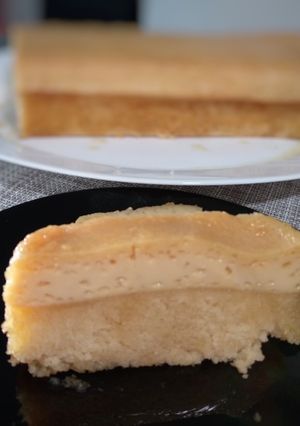 Una foto de Tarta con flan dulce (Torta con Quesillo)