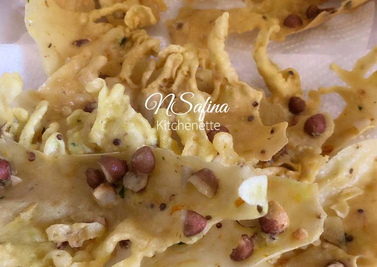 Rempeyek/ Peyek Kacang