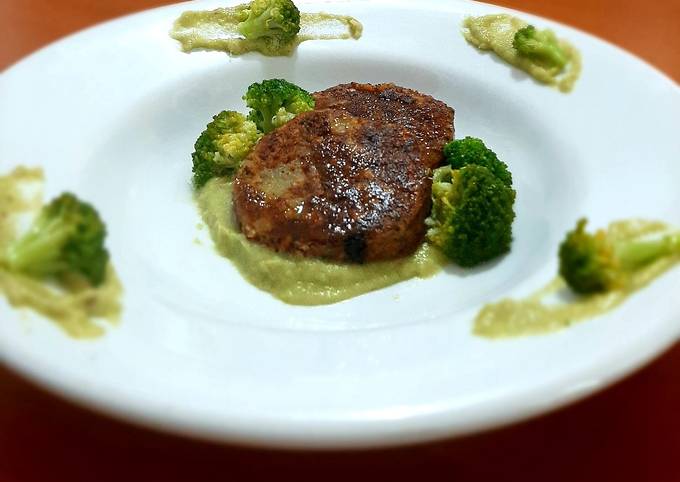 Burger di merluzzo e crema di broccoli