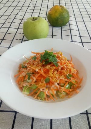 Hình của món Salad táo ngũ cốc.