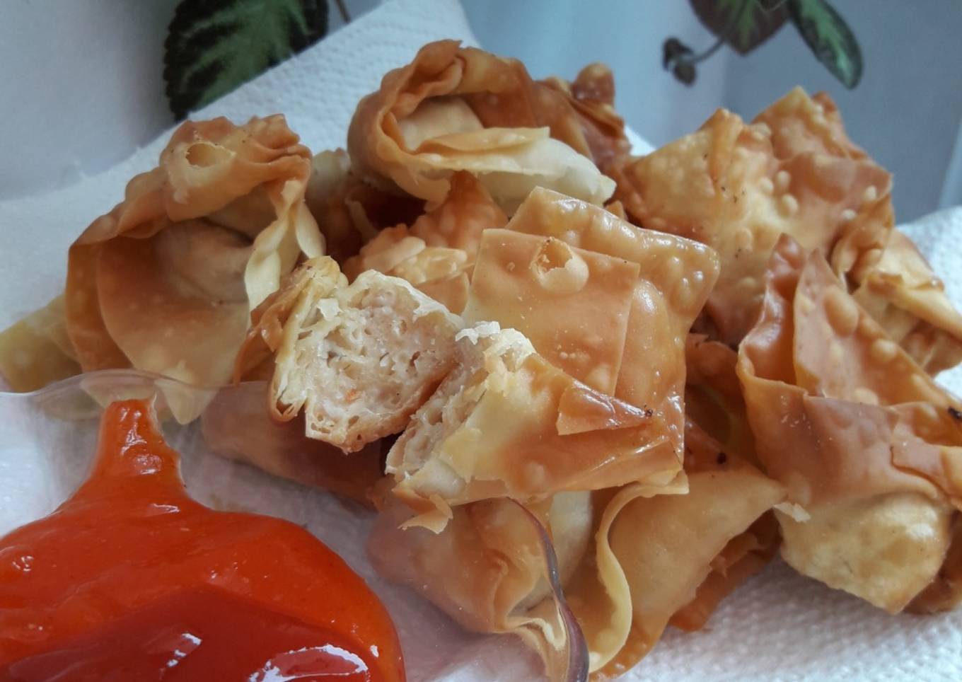 Pangsit goreng ayam udang