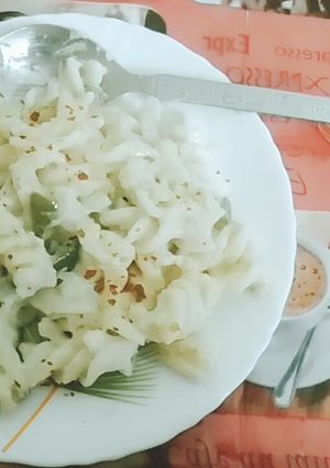 A picture of White pasta.